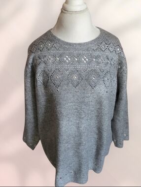 💠 Alfred Dunner Gray Crewneck Sweater with Eyelet Diamond Yoke (NWOT)